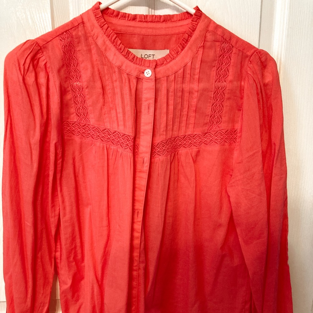 NWOT Loft top - smoke free home. Light weight